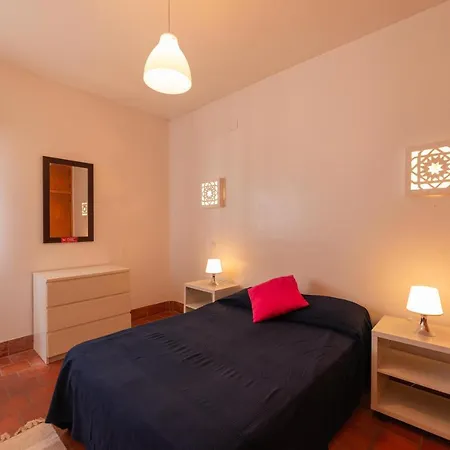 Oura Family House Αλμπουφέιρα