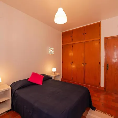 Oura Family House