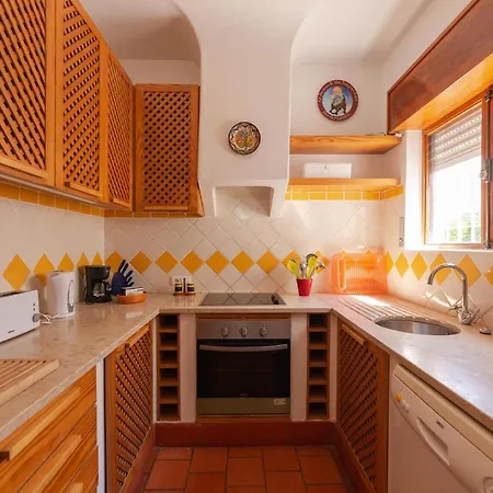 בית נופש Oura Family House