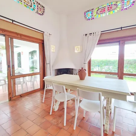 בית נופש Oura Family House אלבופיירה