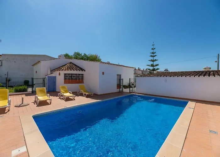 Oura Family House