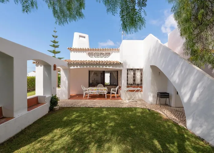 Oura Family House Nyaraló *