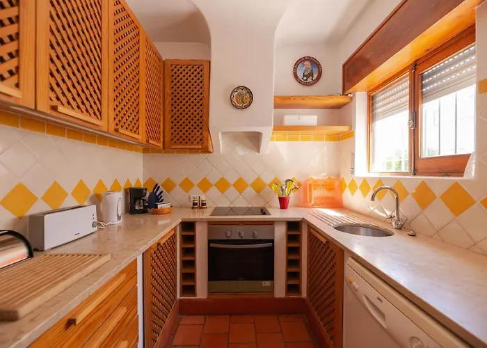 Nyaraló Oura Family House