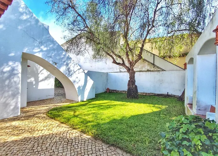 Oura Family House Nyaraló Albufeira