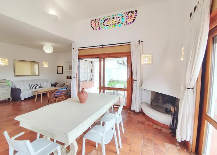 Oura Family House Nyaraló