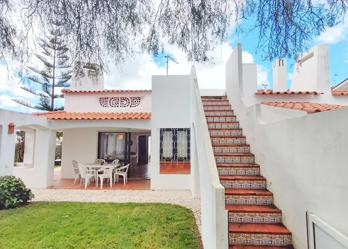 Nyaraló Oura Family House *