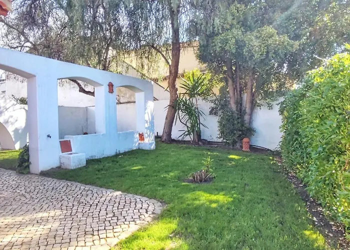 Oura Family House Nyaraló Albufeira