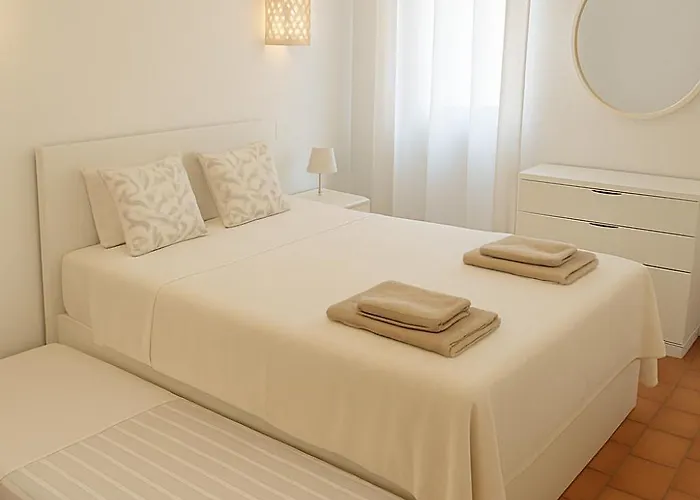 Oura Family House