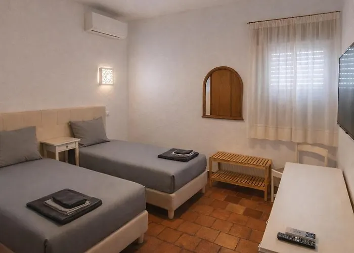 Oura Family House Nyaraló *