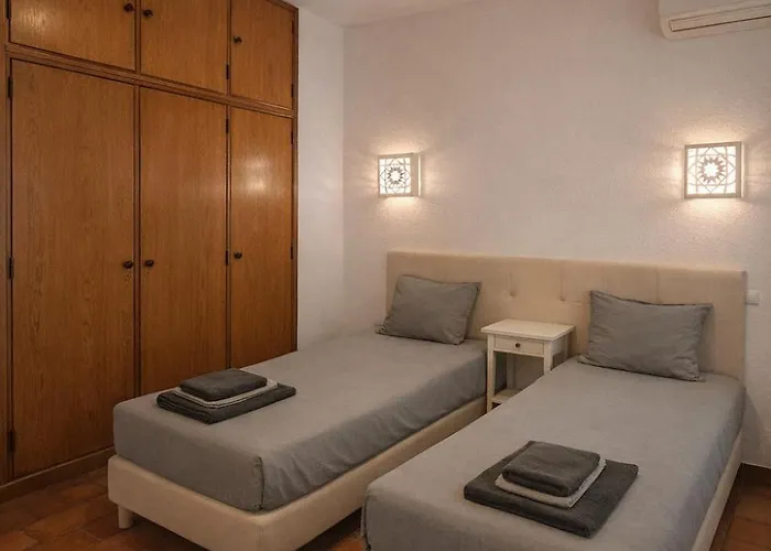 Oura Family House Nyaraló
