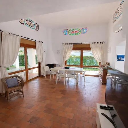 Prázdninový dům Oura Family House *