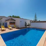 Oura Family House